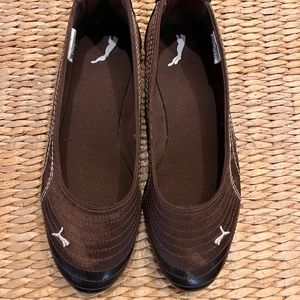 brown puma flats sz 7
